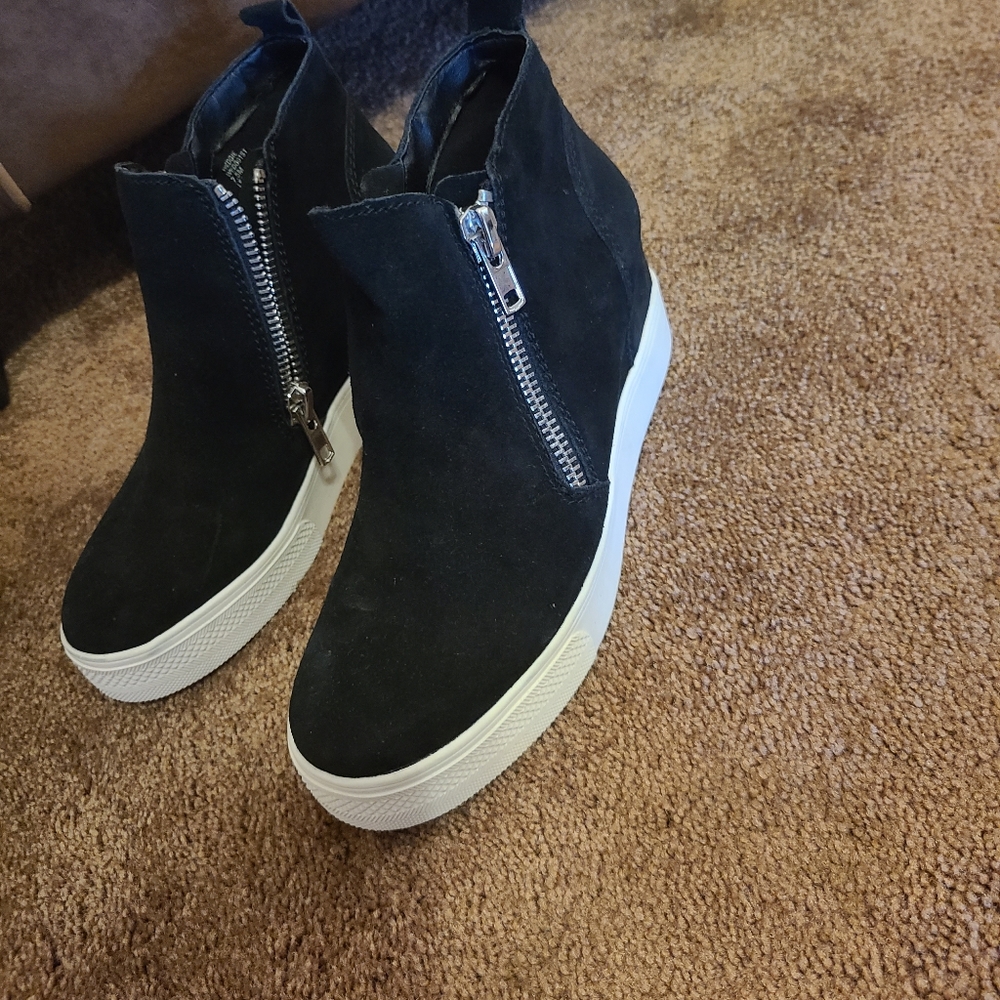 Women's Black Wedges